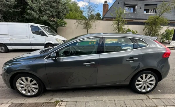 2013 Volvo V40